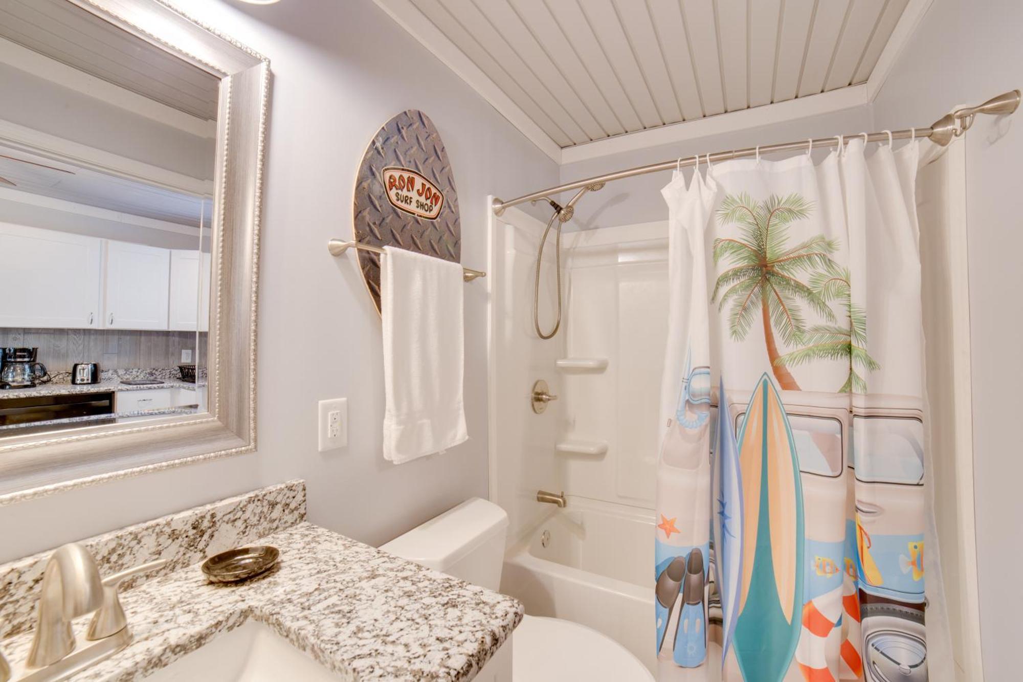 Ocean Isle Beach Studio With Patio - 1 Mi To Pier! Buitenkant foto