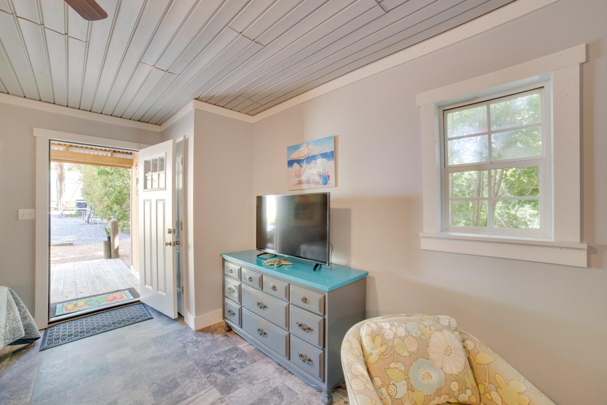 Ocean Isle Beach Studio With Patio - 1 Mi To Pier! Buitenkant foto