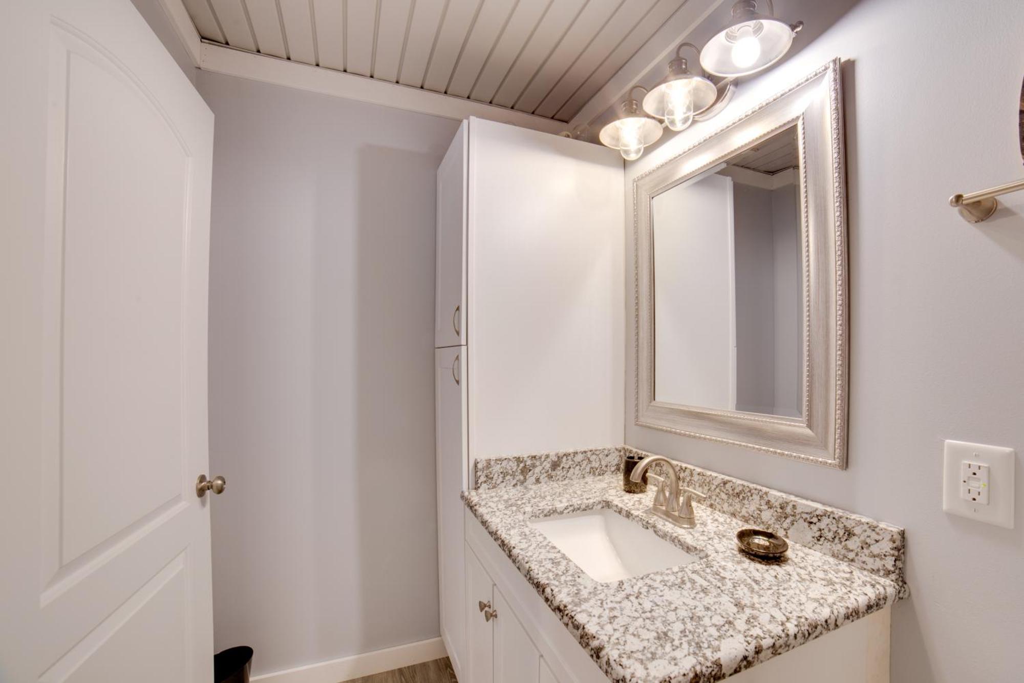 Ocean Isle Beach Studio With Patio - 1 Mi To Pier! Buitenkant foto